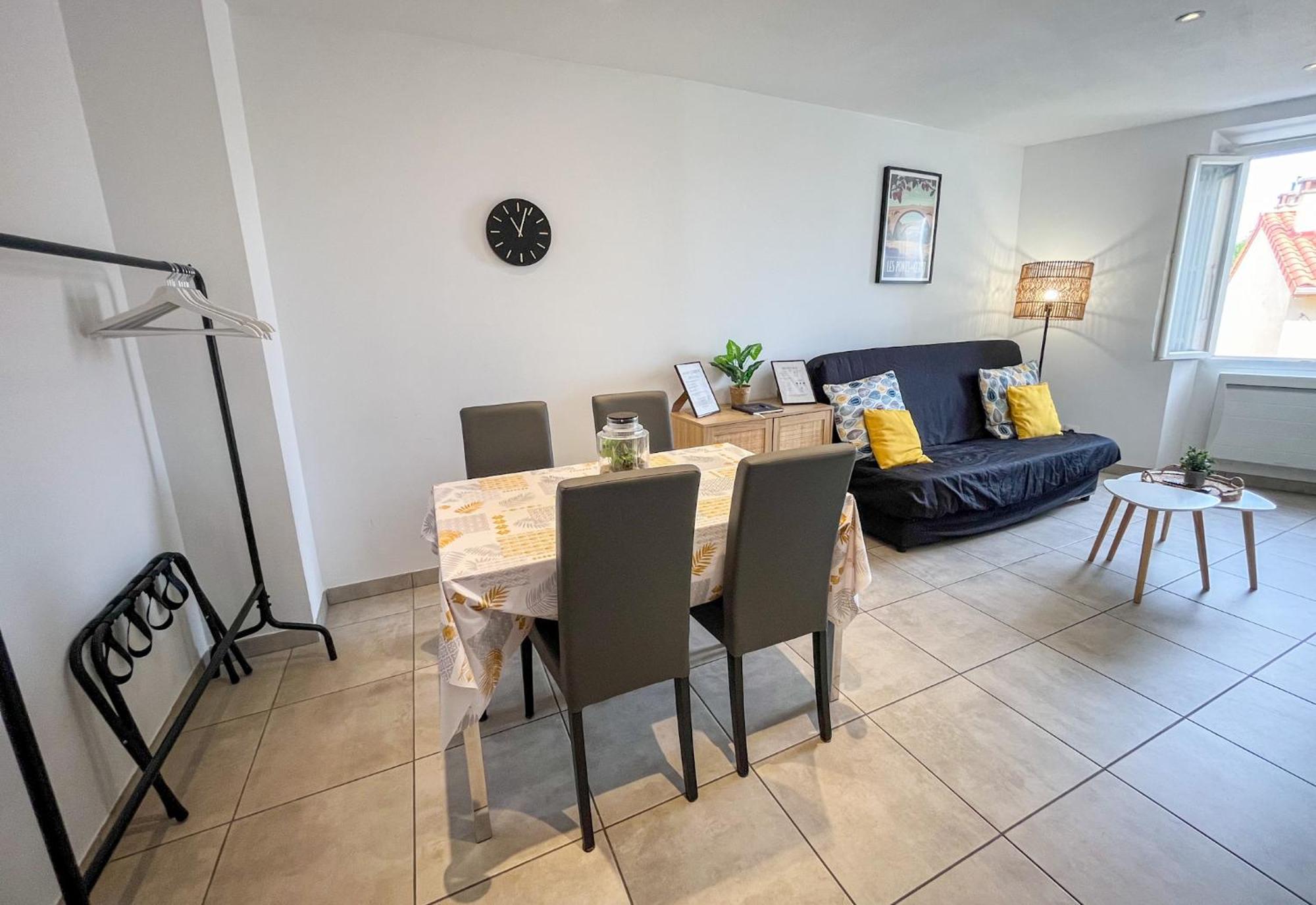 Meuble Classe 3 Etoiles Centre De Apartment Ceret